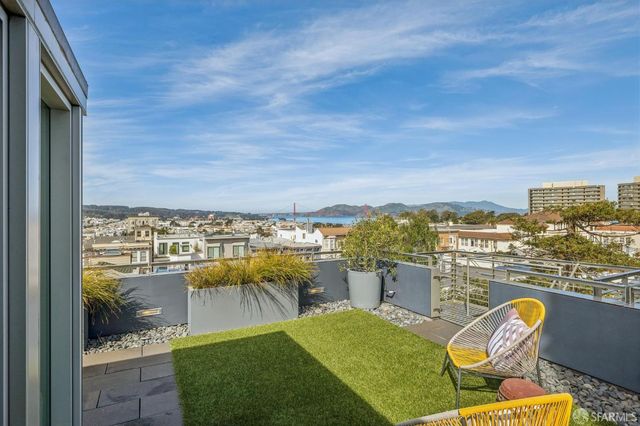 1170 Chestnut Street, San Francisco, CA 94109