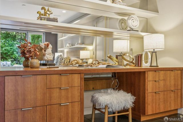 1170 Chestnut Street, San Francisco, CA 94109