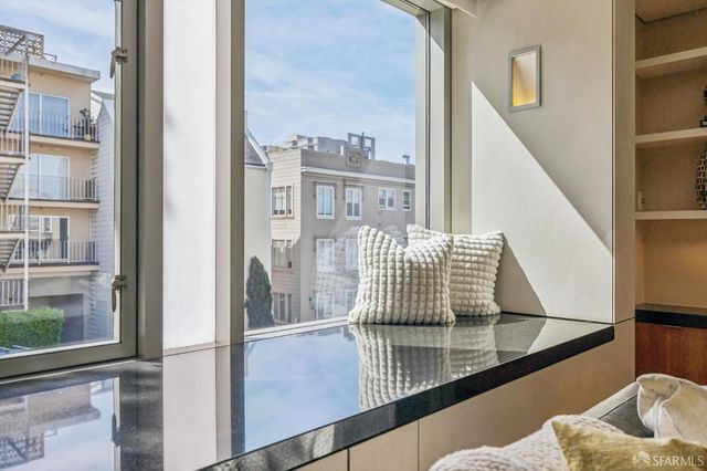 1170 Chestnut Street, San Francisco, CA 94109