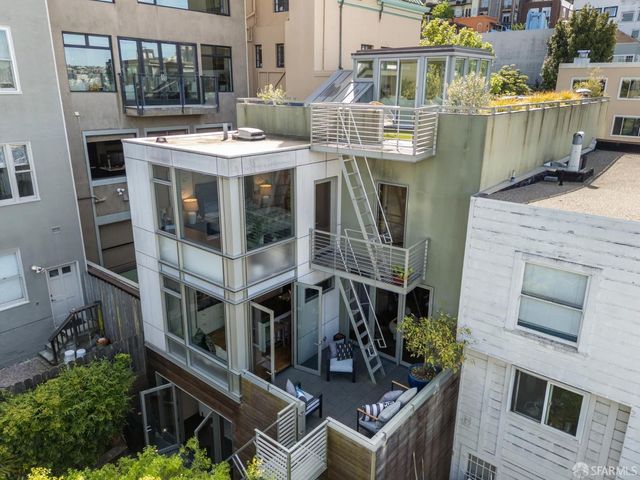 1170 Chestnut Street, San Francisco, CA 94109