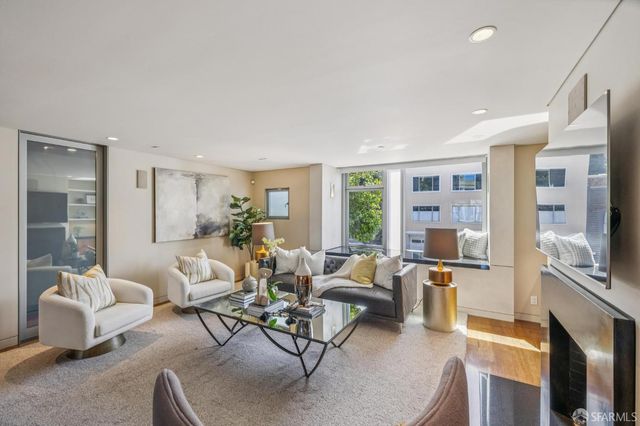 1170 Chestnut Street, San Francisco, CA 94109