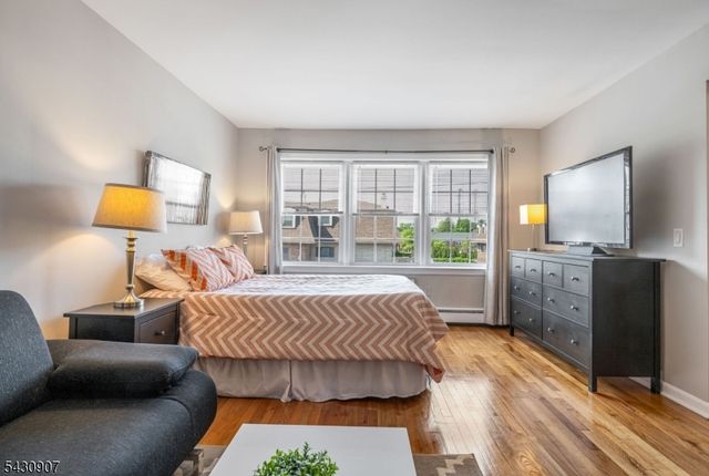 565 Grove St Unit E10 10, Clifton City, NJ 07013