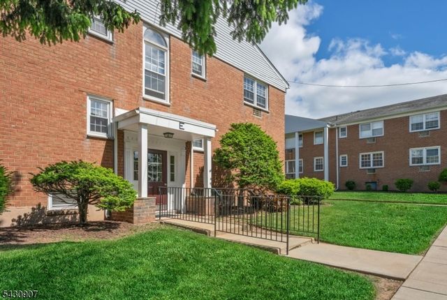 565 Grove St Unit E10 10, Clifton City, NJ 07013