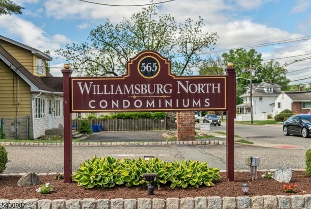 565 Grove St Unit E10 10, Clifton City, NJ 07013