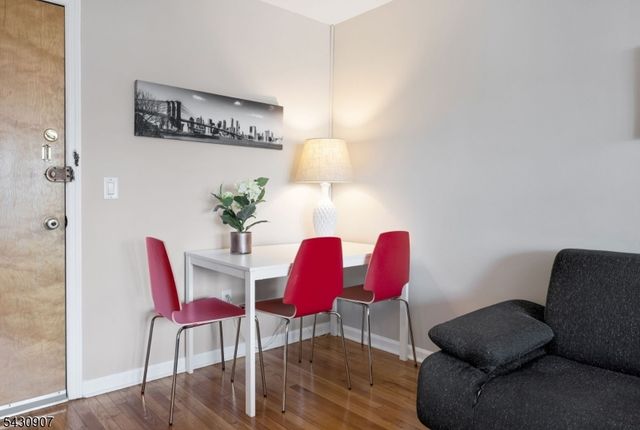 565 Grove St Unit E10 10, Clifton City, NJ 07013