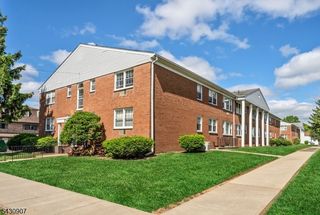 565 Grove St Unit E10 10, Clifton City, NJ 07013