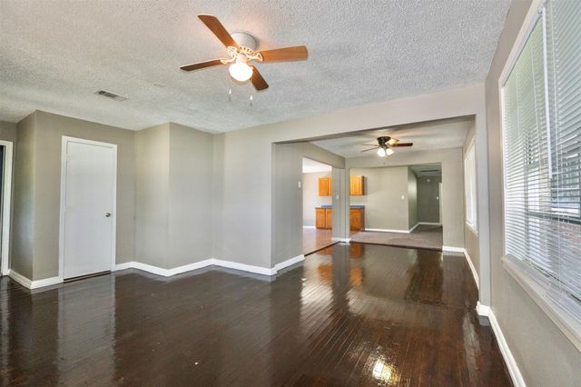2109 Jeridona Street, La Marque, TX 77568