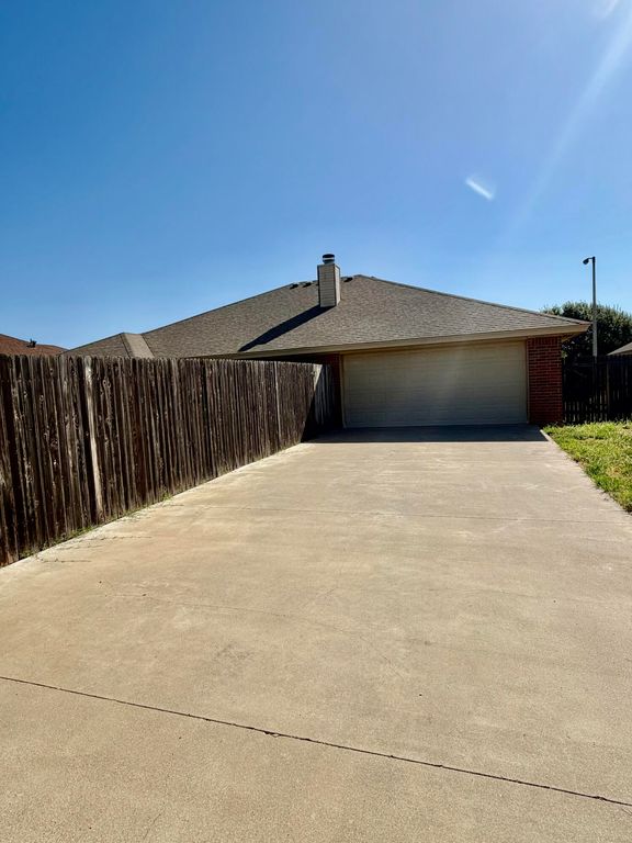Image 22 of property listing at 4121 Autumnwood Trail, San Angelo, TX 76904