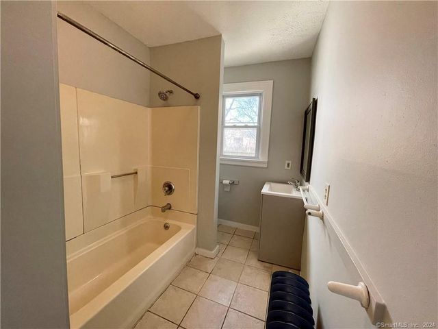 12 Lorraine Street 1, Hartford, CT 06105