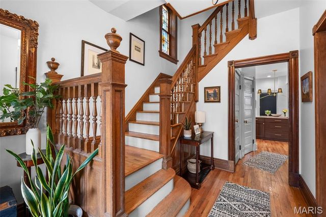 3241 Geyer Avenue, St Louis, MO 63104