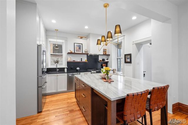 3241 Geyer Avenue, St Louis, MO 63104