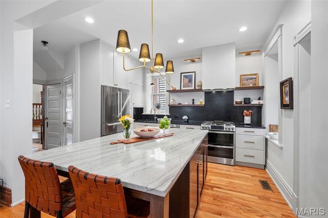 3241 Geyer Avenue, St Louis, MO 63104