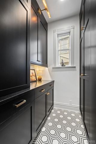 3241 Geyer Avenue, St Louis, MO 63104