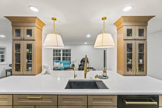 15370 Santa Maria DRIVE, Brookfield, WI 53005