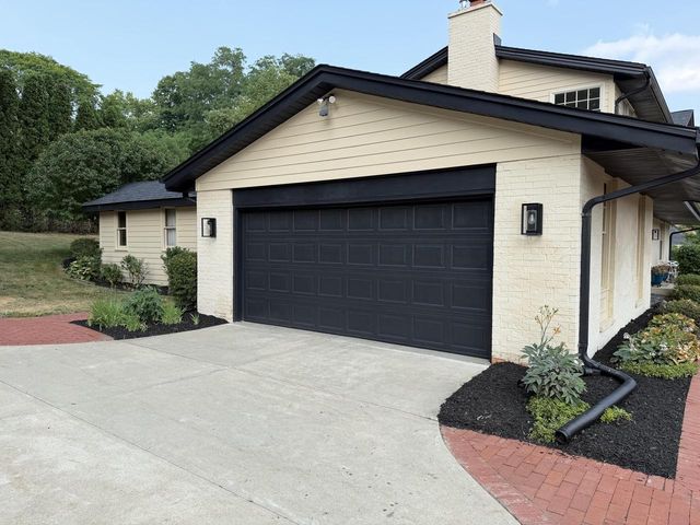 15370 Santa Maria DRIVE, Brookfield, WI 53005