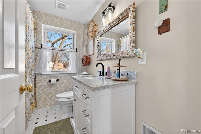 4453 Newberry Street, Wayne, MI 48184