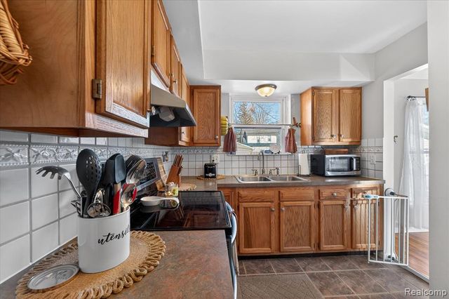 4453 Newberry Street, Wayne, MI 48184