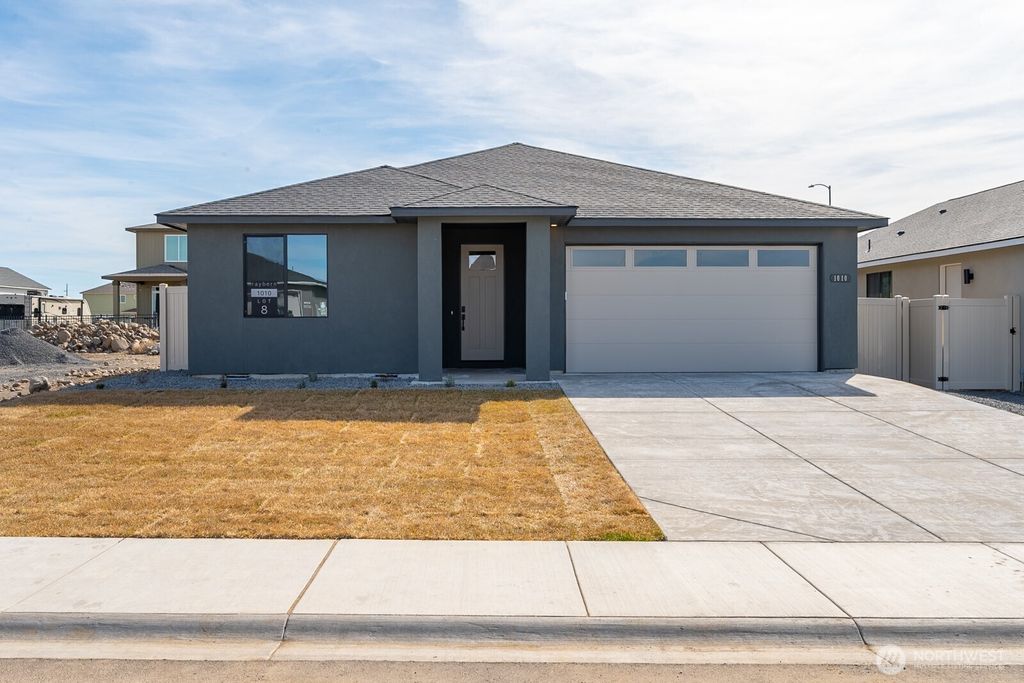 1126 9th Avenue NE, Ephrata, WA 98823