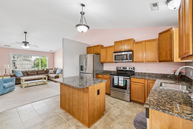 6002 NW 52nd Street, Johnston, IA 50131