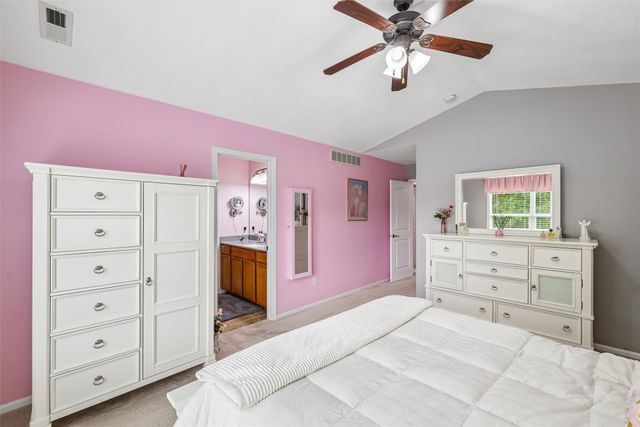 6002 NW 52nd Street, Johnston, IA 50131