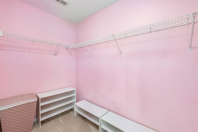 6002 NW 52nd Street, Johnston, IA 50131