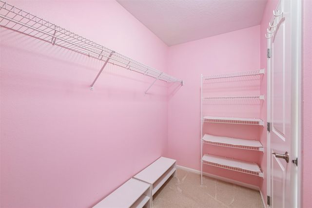 6002 NW 52nd Street, Johnston, IA 50131