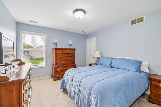 6002 NW 52nd Street, Johnston, IA 50131