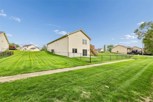 6002 NW 52nd Street, Johnston, IA 50131