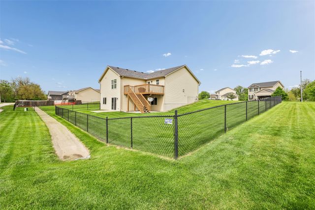 6002 NW 52nd Street, Johnston, IA 50131