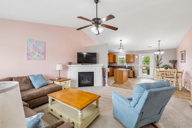 6002 NW 52nd Street, Johnston, IA 50131