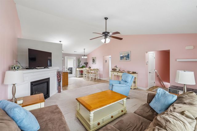 6002 NW 52nd Street, Johnston, IA 50131