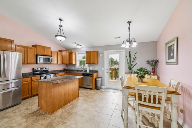 6002 NW 52nd Street, Johnston, IA 50131