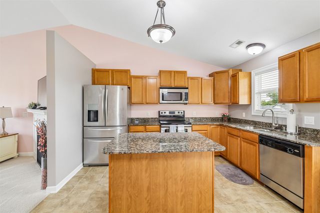 6002 NW 52nd Street, Johnston, IA 50131