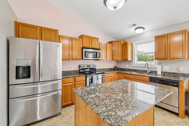 6002 NW 52nd Street, Johnston, IA 50131