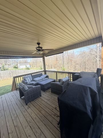 391 Kristie Michelle Ln, Clarksville, TN 37042