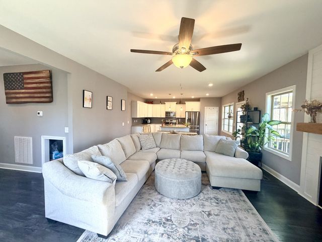 391 Kristie Michelle Ln, Clarksville, TN 37042