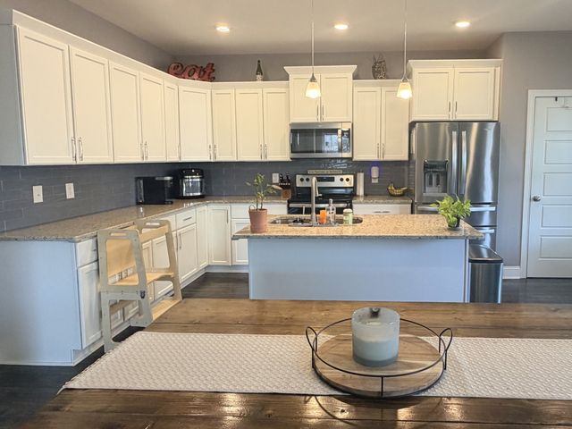 391 Kristie Michelle Ln, Clarksville, TN 37042