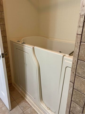 214 Chick Ln, Little Rock, AR 72206