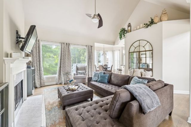 2701 N Highlands Dr, Nashville, TN 37221