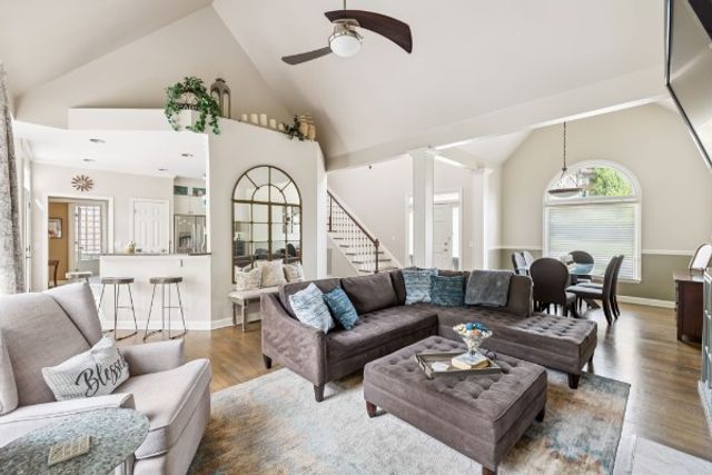 2701 N Highlands Dr, Nashville, TN 37221