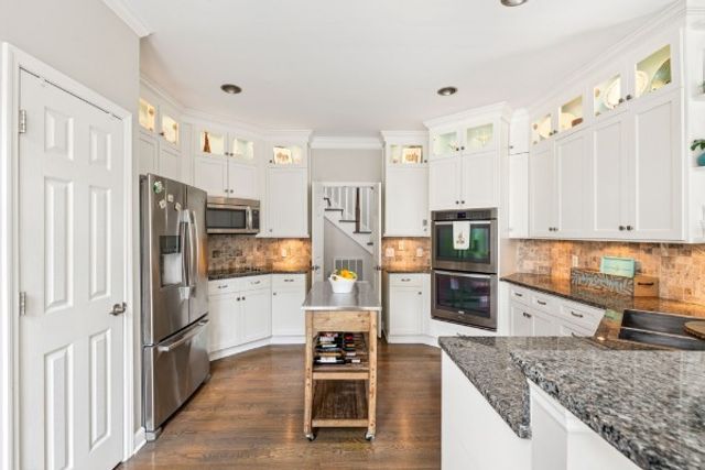 2701 N Highlands Dr, Nashville, TN 37221