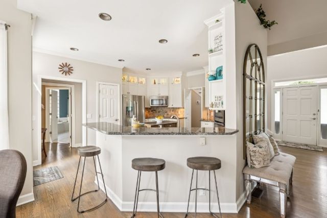 2701 N Highlands Dr, Nashville, TN 37221