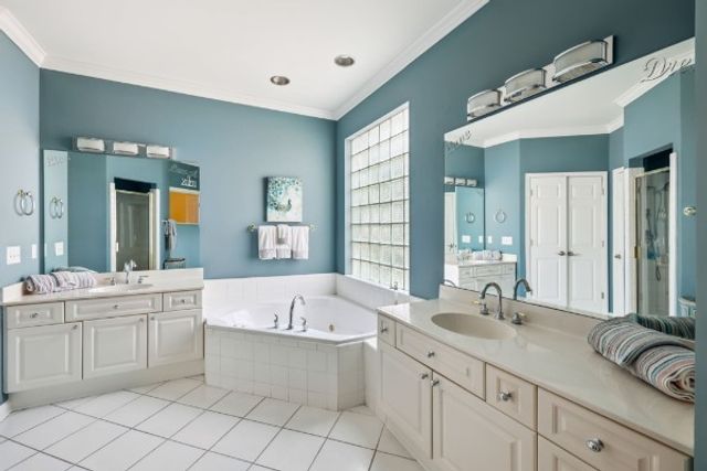 2701 N Highlands Dr, Nashville, TN 37221