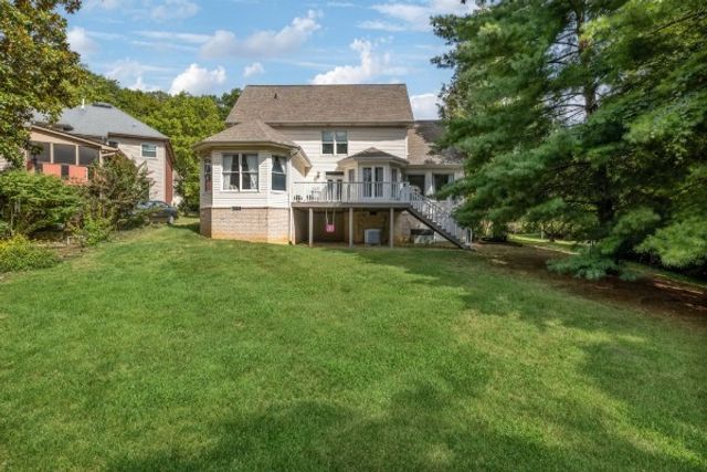 2701 N Highlands Dr, Nashville, TN 37221