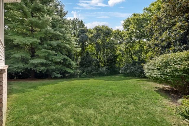 2701 N Highlands Dr, Nashville, TN 37221
