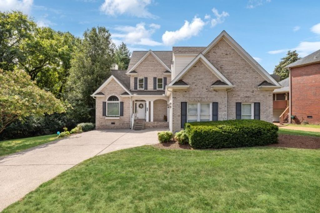 2701 N Highlands Dr, Nashville, TN 37221