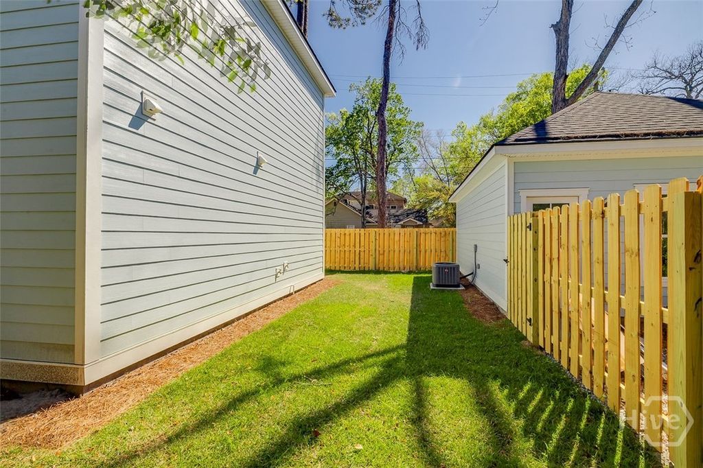 Image 24 of property listing at 1615 Le Grand Street, Savannah, GA 31401