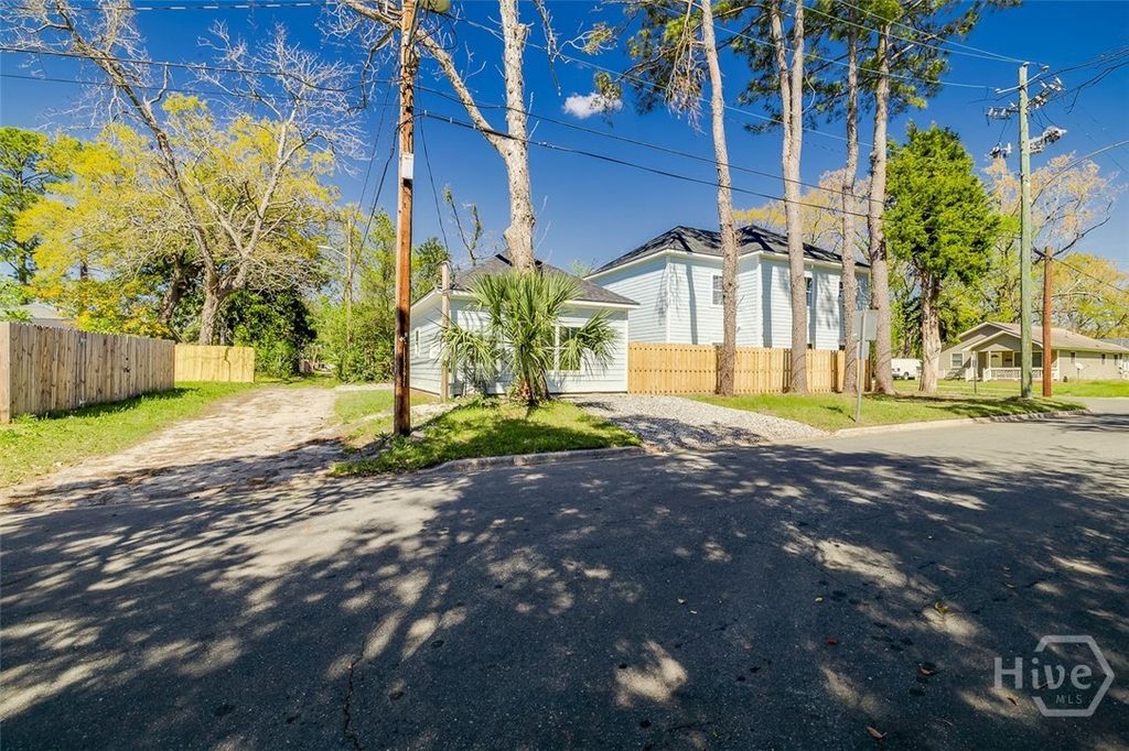 Image 26 of property listing at 1615 Le Grand Street, Savannah, GA 31401