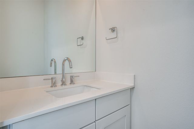 2128 Ashby Street 704, Dallas, TX 75204