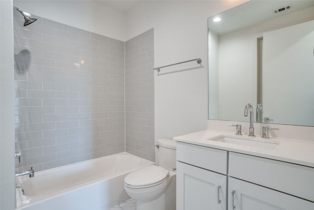 2128 Ashby Street 704, Dallas, TX 75204